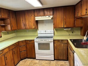 7470 Perry Rd in Baldwinsville, NY - Building Photo - Building Photo