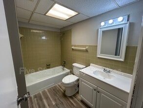 205 W Allen St in Springfield, IL - Building Photo - Building Photo