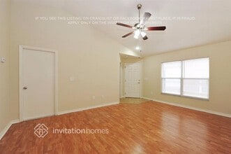 5816 Tanagerlake Rd in Lithia, FL - Building Photo - Building Photo