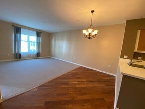 5800 3rd St, Unit 1401 in San Francisco, CA - Foto de edificio - Building Photo