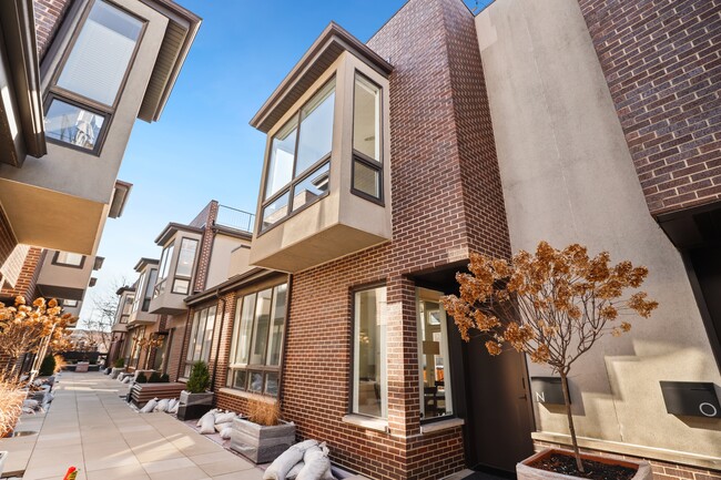 property at 1757 N Paulina St