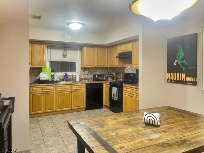 12 Gless Ave in Nutley, NJ - Building Photo - Building Photo