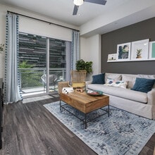 403 NE 28th St, Unit A1 in Miami, FL - Foto de edificio - Building Photo