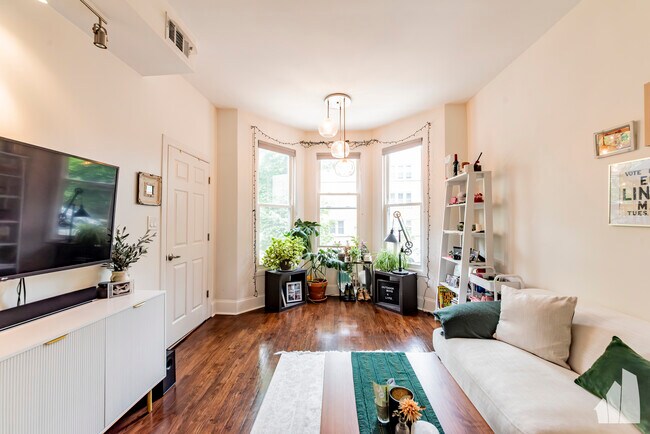 2251 W Melrose St in Chicago, IL - Building Photo - Building Photo