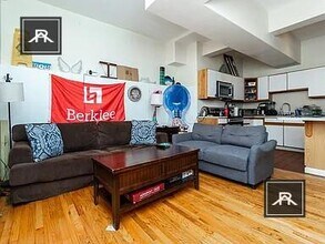444 Park Dr in Boston, MA - Building Photo - Building Photo