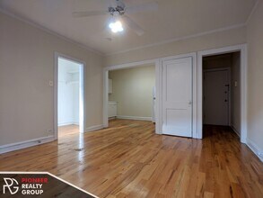 546 W Wellington Ave, Unit 540-311 in Chicago, IL - Building Photo - Building Photo