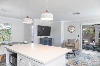 742 99th Ave N in Naples, FL - Building Photo - Building Photo