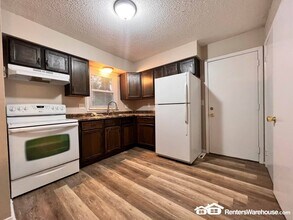 907 SE 9th St in Des Moines, IA - Foto de edificio - Building Photo