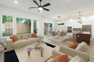 1808 Holly St in Austin, TX - Building Photo - Building Photo