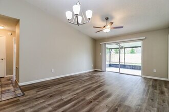 1717 Cinnabar Ct in Brandon, FL - Building Photo - Building Photo