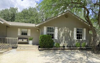 6287 Pockrus Page Rd in Denton, TX - Building Photo