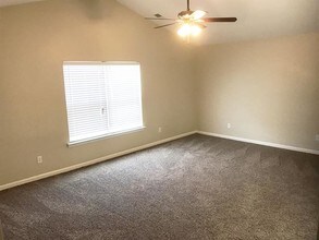 2 Crystal Lake Dr in Savannah, GA - Building Photo - Building Photo