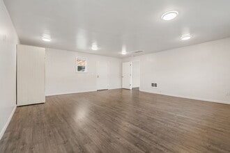 1037 SW Cascade Ave in Chehalis, WA - Building Photo - Building Photo