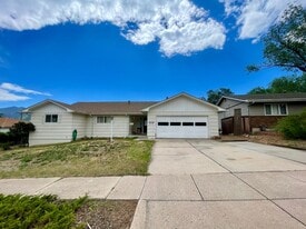 824 Panorama Dr in Colorado Springs, CO - Building Photo