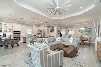 9536 Montelanico Loop in Naples, FL - Foto de edificio - Building Photo