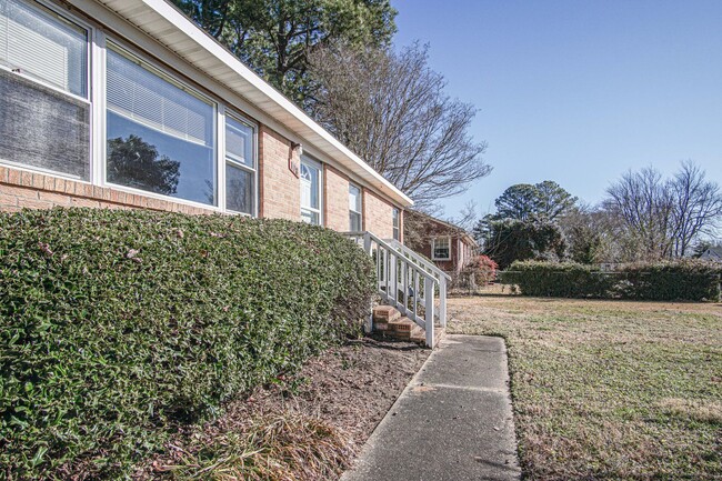 108 Scott Dr in Williamsburg, VA - Building Photo - Building Photo