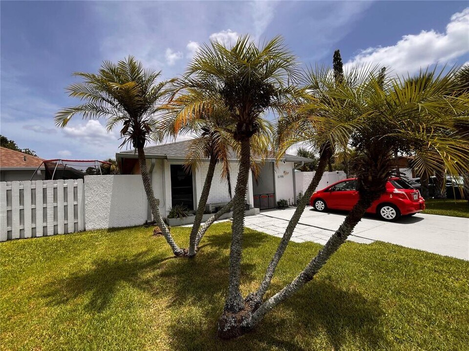 6199 Bryn Wood St in Orlando, FL - Building Photo