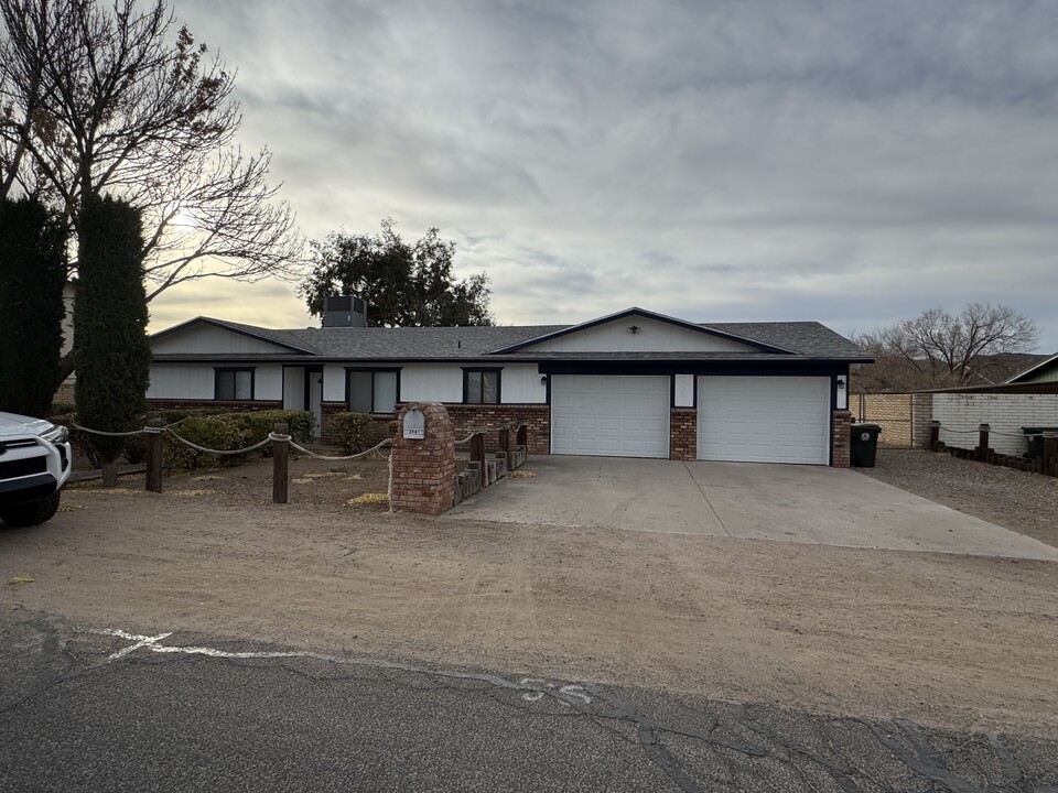 3614 N Skylark Rd in Kingman, AZ - Building Photo