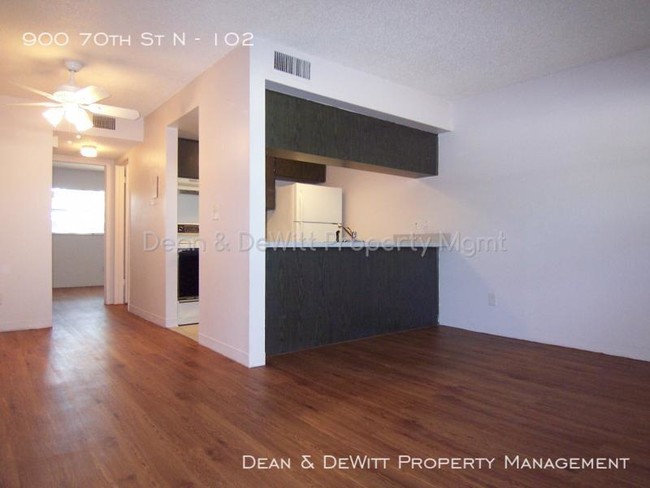 900 70th St N-Unit -102 in St. Petersburg, FL - Building Photo - Building Photo