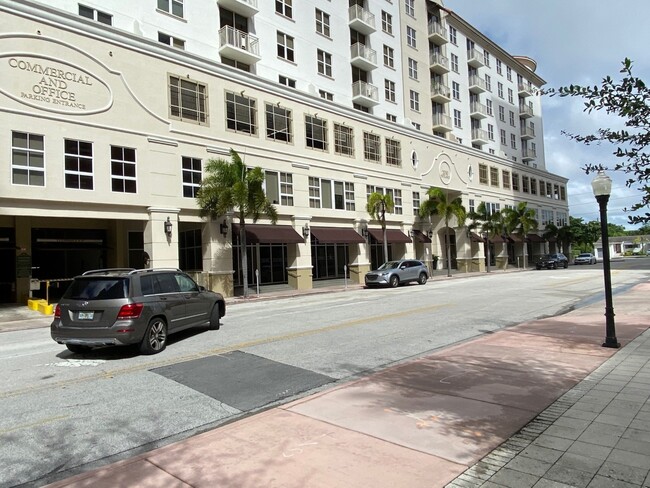 2030 S Douglas Rd, Unit 501 in Coral Gables, FL - Building Photo - Building Photo