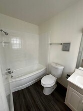 5916 W Wedington Dr in Fayetteville, AR - Building Photo - Building Photo