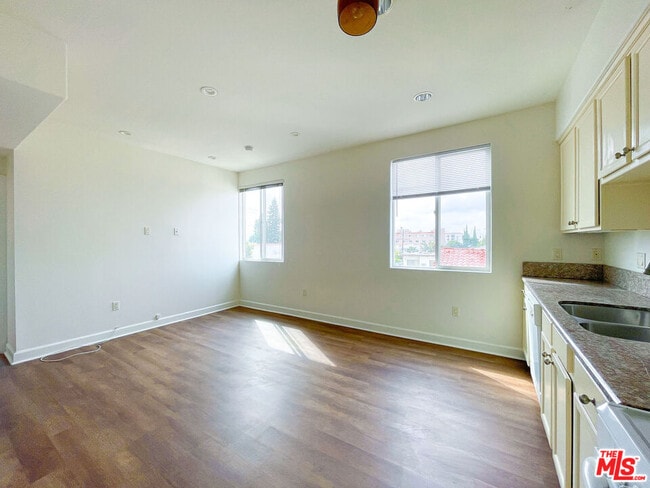 1412 S Sherbourne Dr in Los Angeles, CA - Building Photo - Building Photo