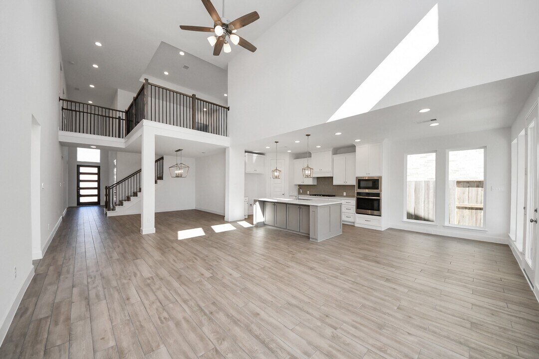 5806 Pink Coral Ln in Manvel, TX - Foto de edificio