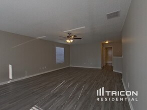 102 Knights Hollow Dr in Apopka, FL - Building Photo - Building Photo
