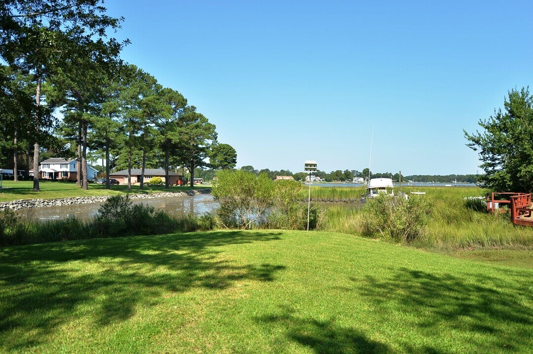 404 Oriole Rd in Portsmouth, VA - Building Photo