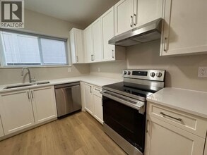 21292-21123 123 Ave in Maple Ridge, BC - Building Photo - Building Photo