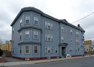 59 Cedar St in Somerville, MA - Building Photo - Building Photo