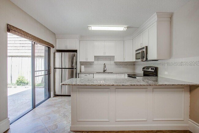 204 2nd Ct in Palm Beach Gardens, FL - Building Photo - Building Photo