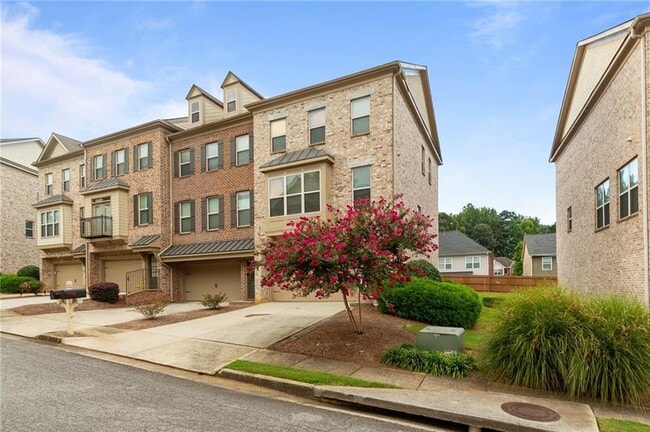 property at 2744 Blakely Dr NE