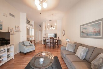 1300 Misty Pines Cir in Naples, FL - Building Photo - Building Photo