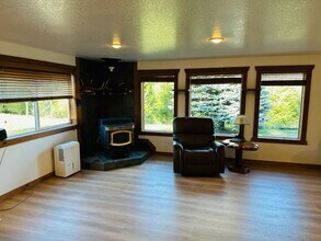 128 Bunting Dr in Ariel, WA - Building Photo - Building Photo
