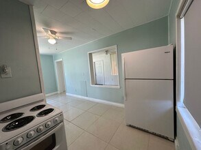 3540 NE 6th Ave in Oakland Park, FL - Building Photo - Building Photo
