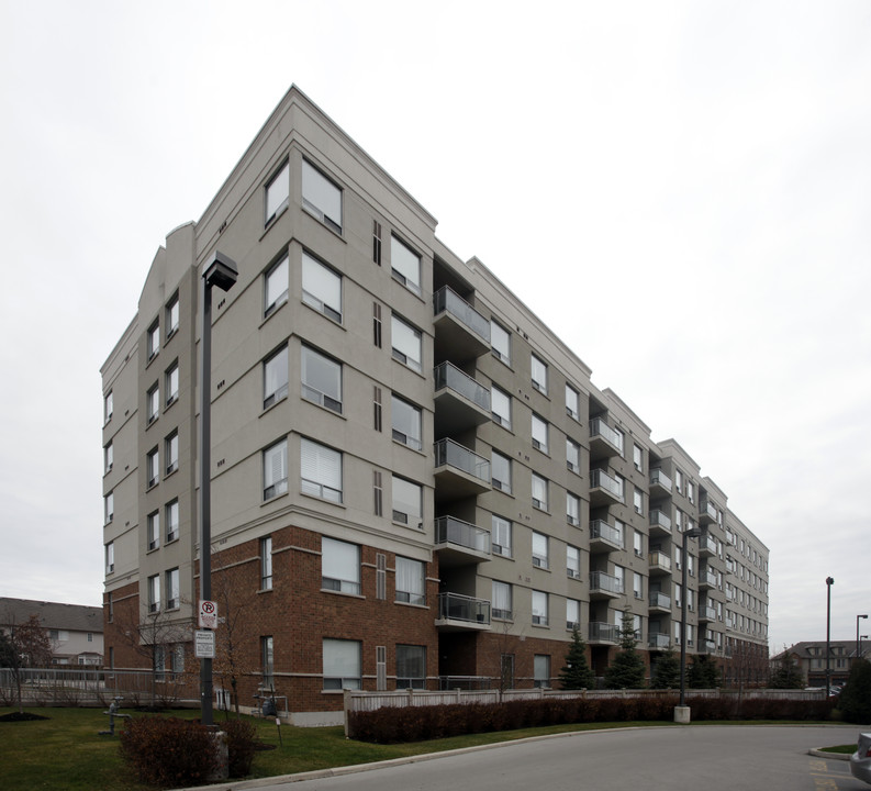 Terraces in the Village in Burlington, ON - Building Photo