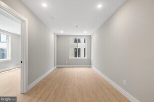 1144 Frankford Ave in Philadelphia, PA - Building Photo