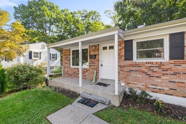 14309 Fairmont Ct in Woodbridge, VA - Building Photo - Building Photo