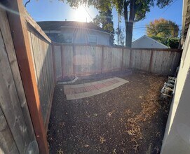 201 H St in Petaluma, CA - Building Photo - Building Photo