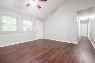 8985 Yarmouth Dr in Jonesboro, GA - Building Photo - Building Photo