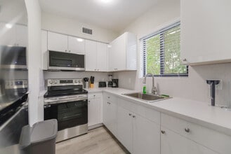 700 SW 11th Ave in Miami, FL - Building Photo - Building Photo