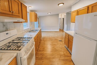 5710 Pheasant Ave in Lansing, MI - Building Photo - Building Photo