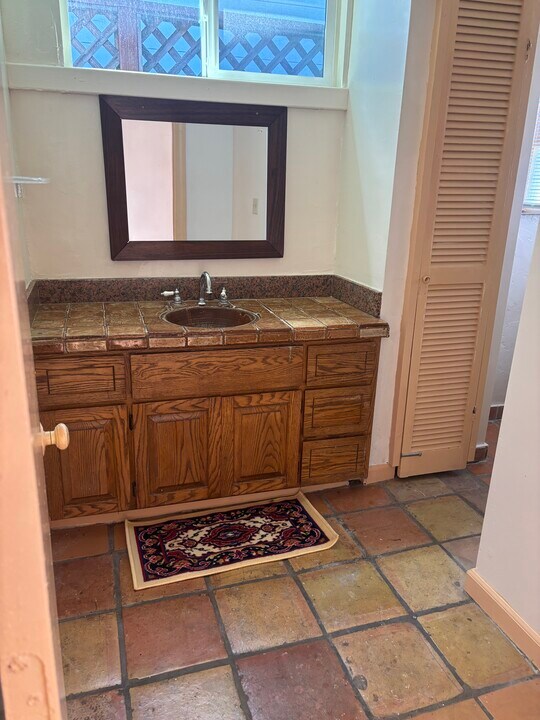 2308 Woolsey St in Berkeley, CA - Building Photo