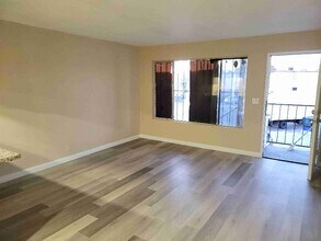 3701 Thomas Ave-Unit -4 in North Las Vegas, NV - Building Photo - Building Photo