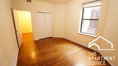 3149 W Medill Ave, Unit 2 in Chicago, IL - Foto de edificio - Building Photo