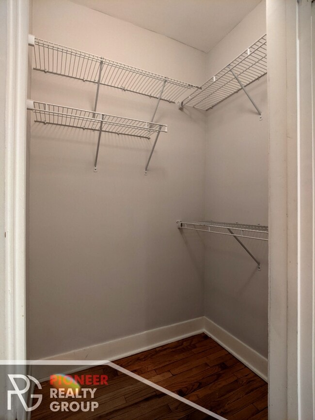 2315 N Rockwell St, Unit c1 in Chicago, IL - Building Photo - Building Photo