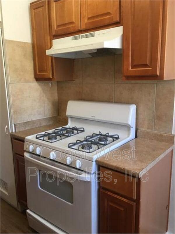 3904 Witherby St in San Diego, CA - Building Photo - Building Photo