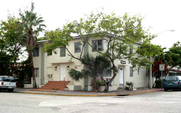 7940 Byron Ave in Miami Beach, FL - Building Photo