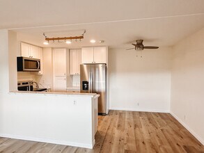 10425 Caminito Cuervo, Unit #210 in San Diego, CA - Building Photo - Building Photo